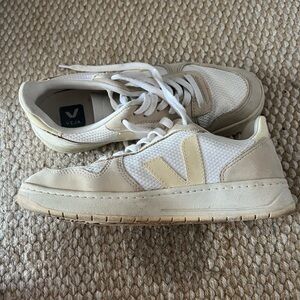 Women’s Beige Veja Shoes